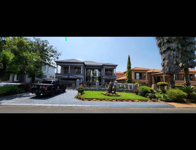 5 BEDROOM HOUSE FOR SALE IN HELDERWYK